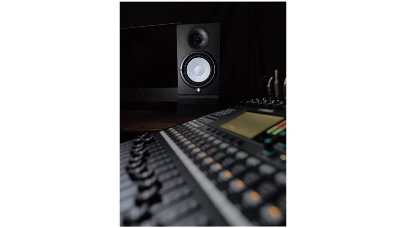 Kit 2 Monitores Yamaha HS8 Preto - Mundomax